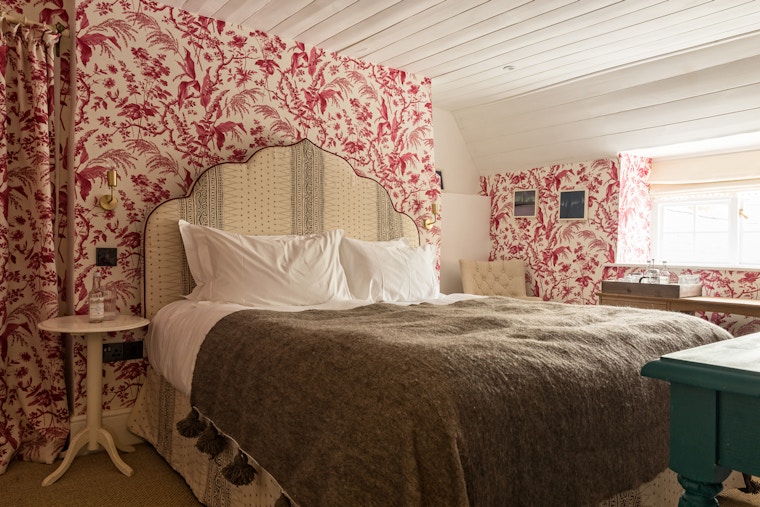 Bedrooms at The Swan Inn, Ascott Under Wychwood