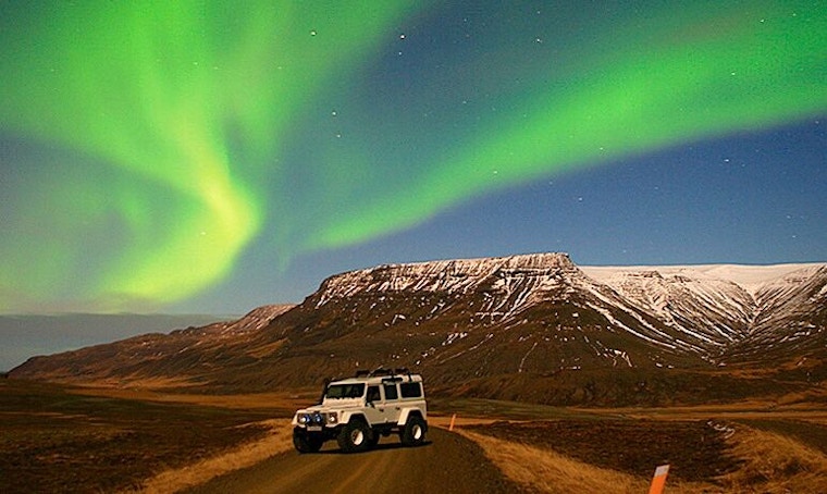 101 Holidays Best Road Trips Northern Lights in Iceland