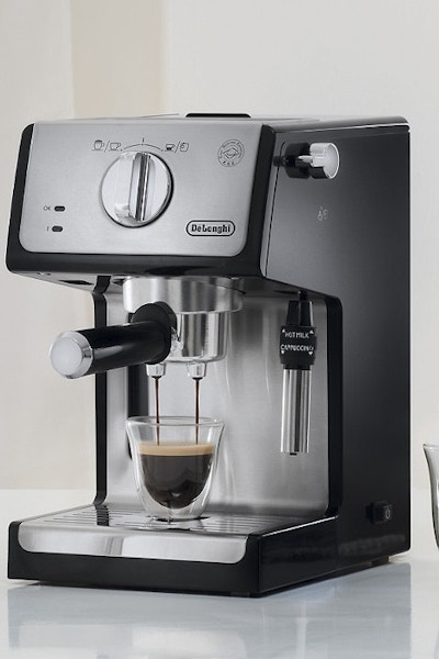LAKELAND How do you like your froth? This mega coffee machine has an integral cup warmer and makes two levels of froth. Happy mornings.