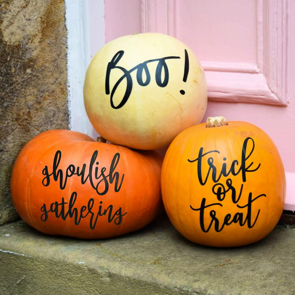 £6.50 NOTH Take the elbow out of the carving with these pumpkin stickers.