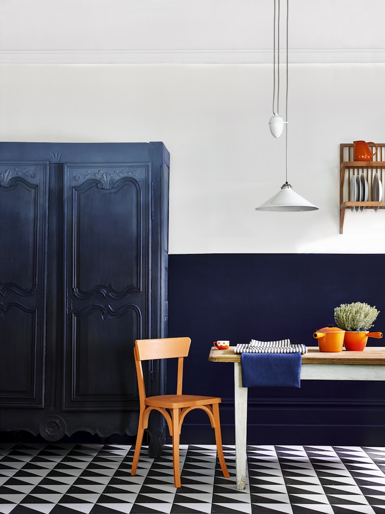 Annie Sloan - Kitchen - Ombre Armoire In Chalk Paint In Oxford Navy And Athenian Black Plus Pure, Barcelona Orange - Lifestyle -