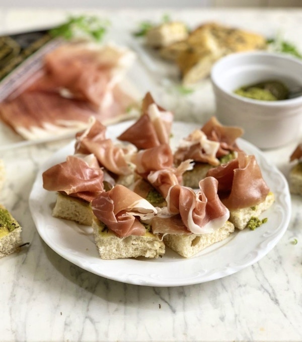 FOCACCIA BITES WITH PESTO AND PROSCIUTTO DI PARMA