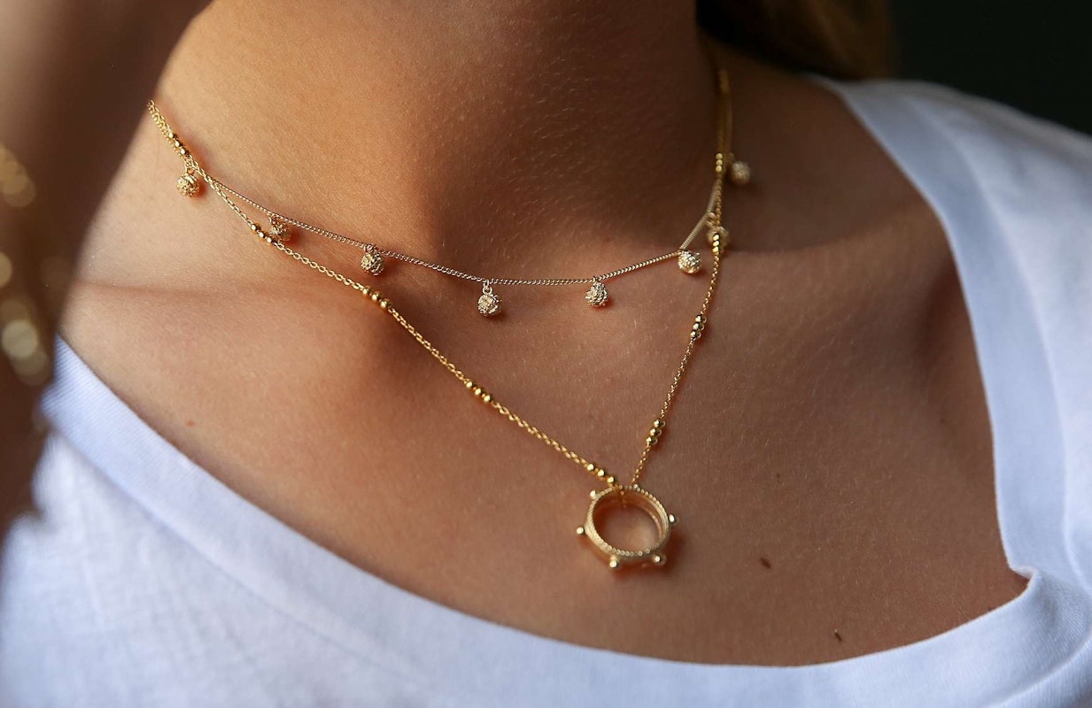 9 Of The Best Summer Necklaces For Layering The GWG