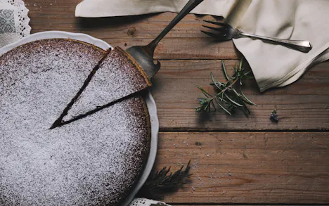 10 Cosy Rustic Farmhouse-Style Cakes