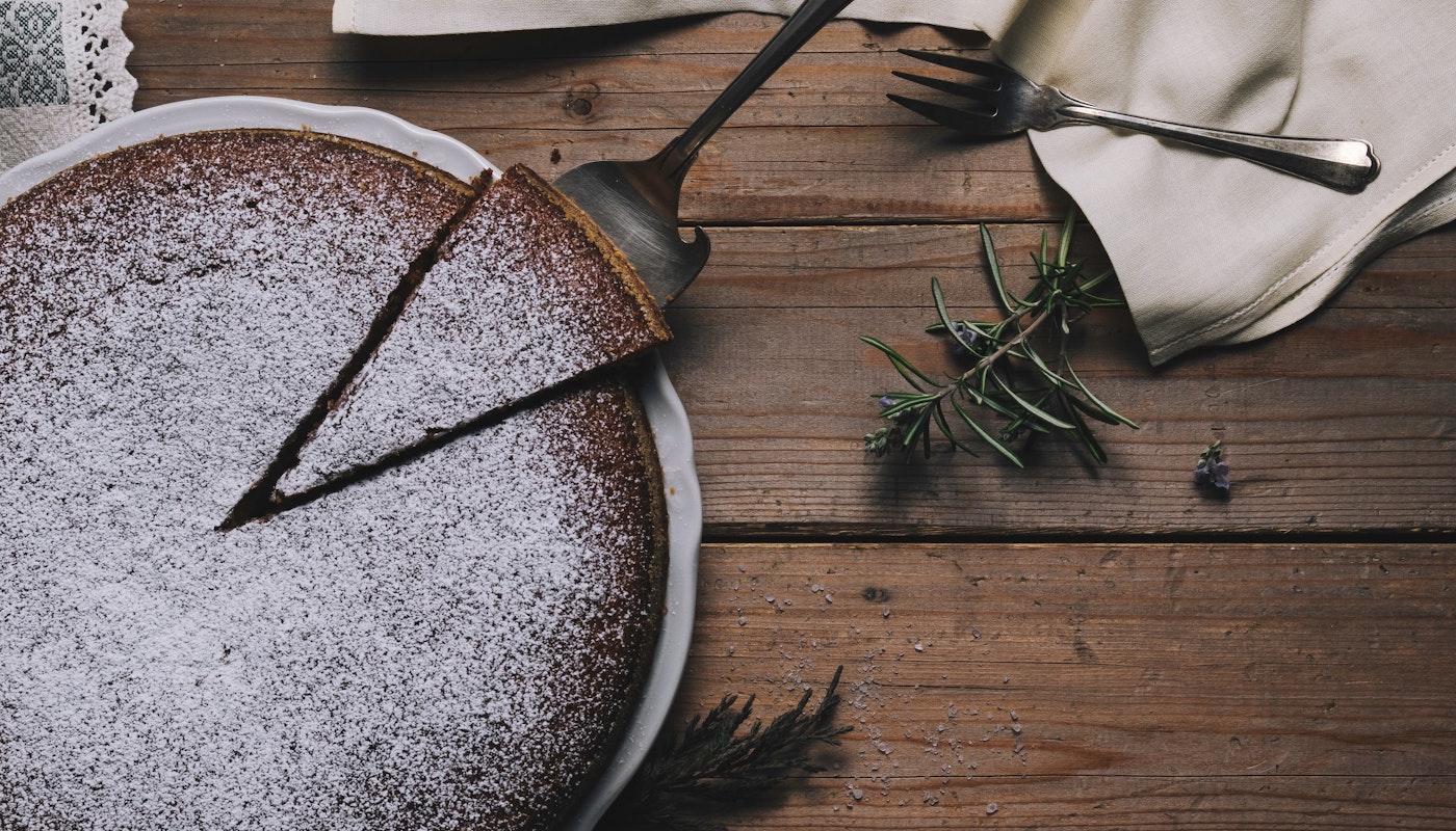 Cosy Rustic Farmhouse-Style Cakes