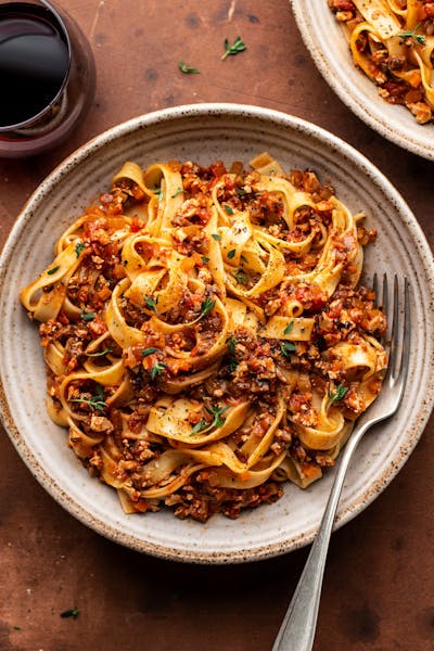 CREDIT Lazy Cat Kitchen_mushroom-bolognese-close-up-800x1200