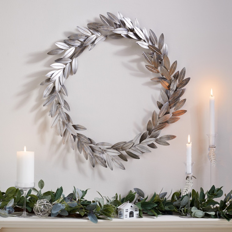 The White Company - Metal Leaf Wreath