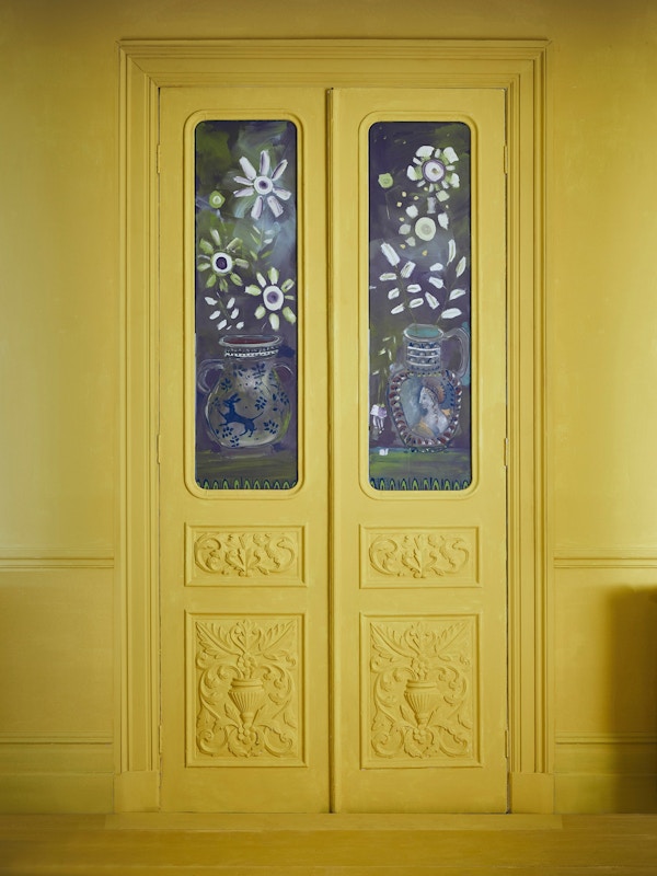 Annie Sloan With Charleston - Chalk Paint In Tilton With Rodmell Door Panels By Annie - Lifestyle - Portrait