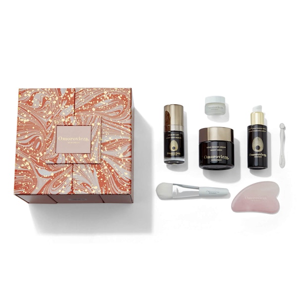 Gift Sets Gift sets are a great way to explore and get to know the brand. For a limited time, there’s 25% off too.