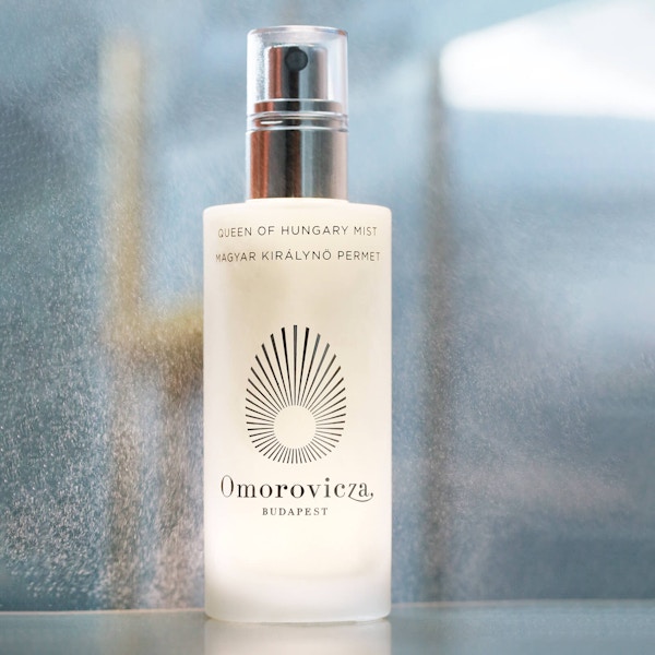 Queen of Hungary Mist An essential for dry skin. Packed with Hungary’s thermal waters, it rehydrates parched skin. Infused with rose, orange blossom and sage, it’s also a great pick me up. It’s lightweight and doesn’t mess up your make up.
