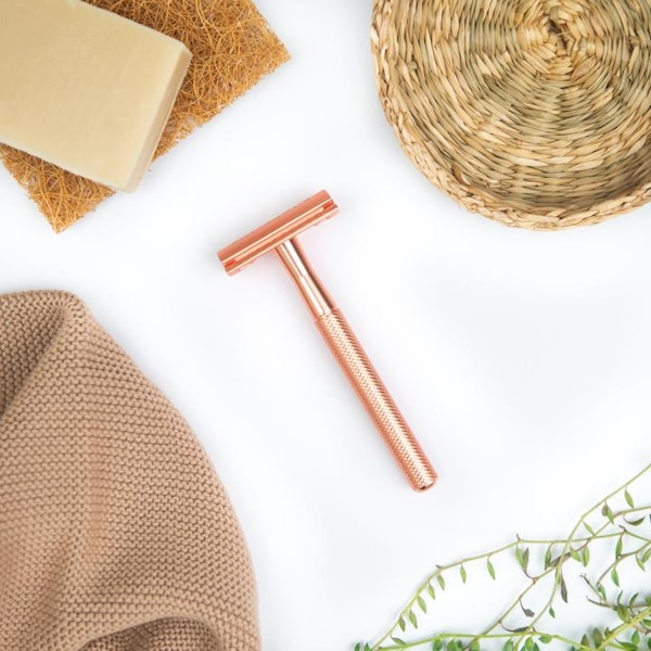 Rose Gold Reusable Safety Razor With Blades & Hessian Bag