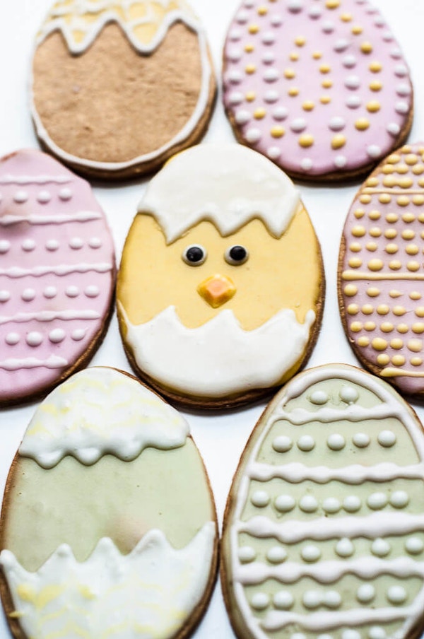 VEGAN EASTER COOKIES NATURALLY COLORED ICING