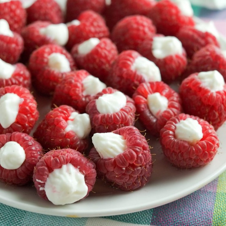 Frozen Yoghurt Raspberries 