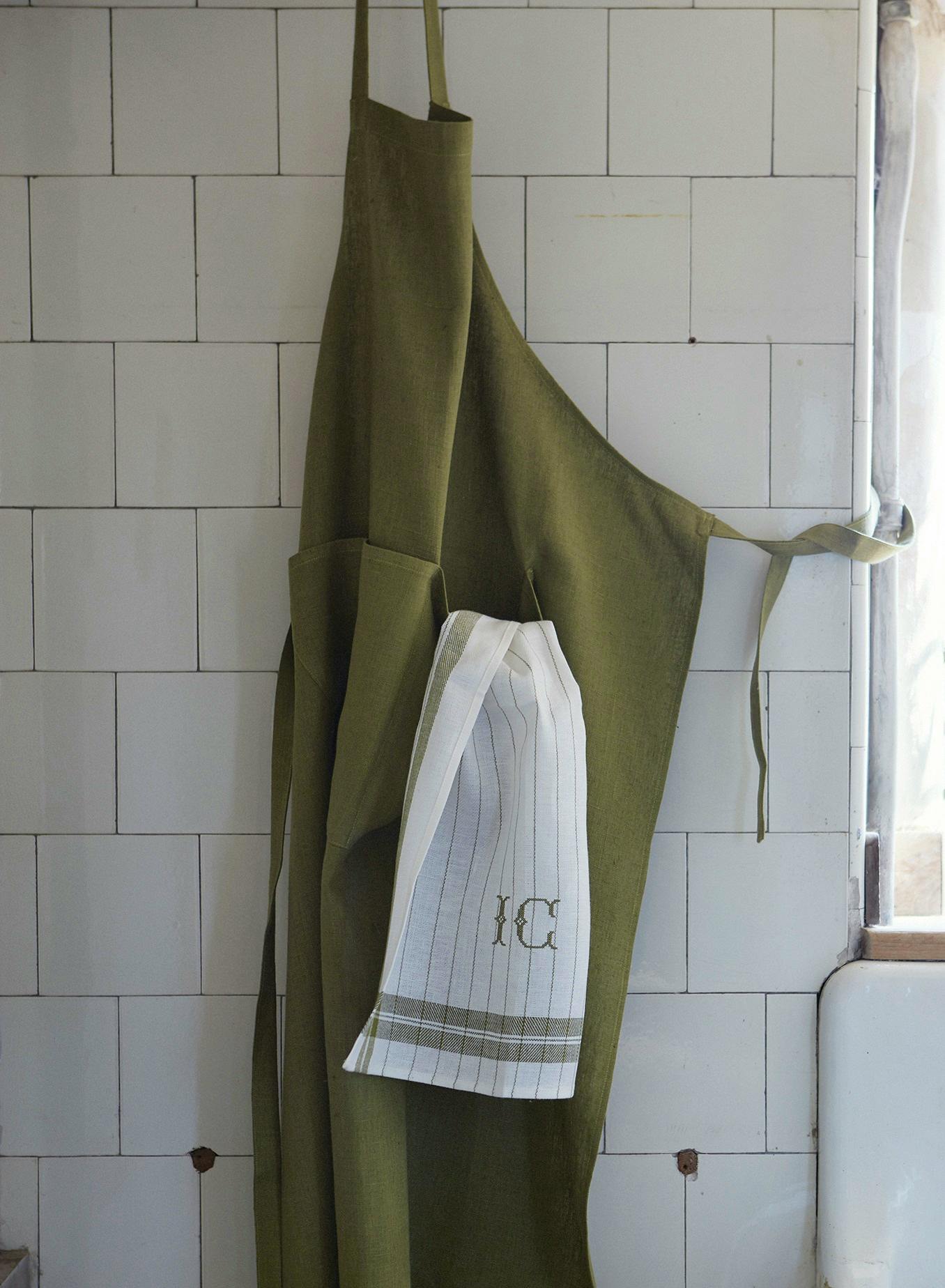 Volga Linen Apron, £60