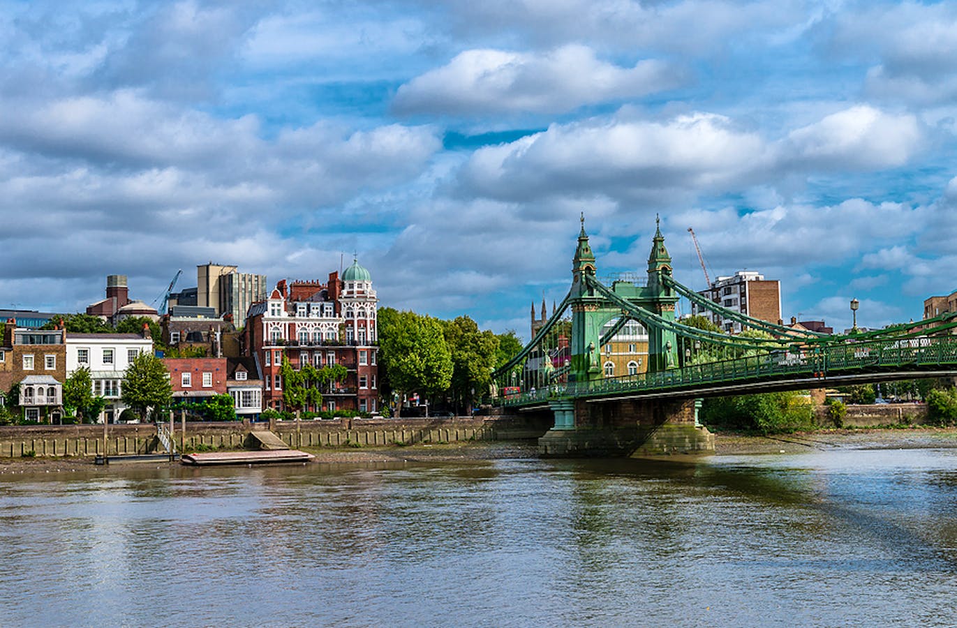 Bigstock-The-Hammersmith-Bridge-A-Susp-284727802