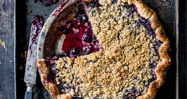 Black And Blue Crumble Pie