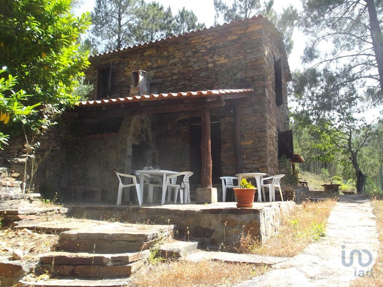 Stone House In Serra Da Estrela