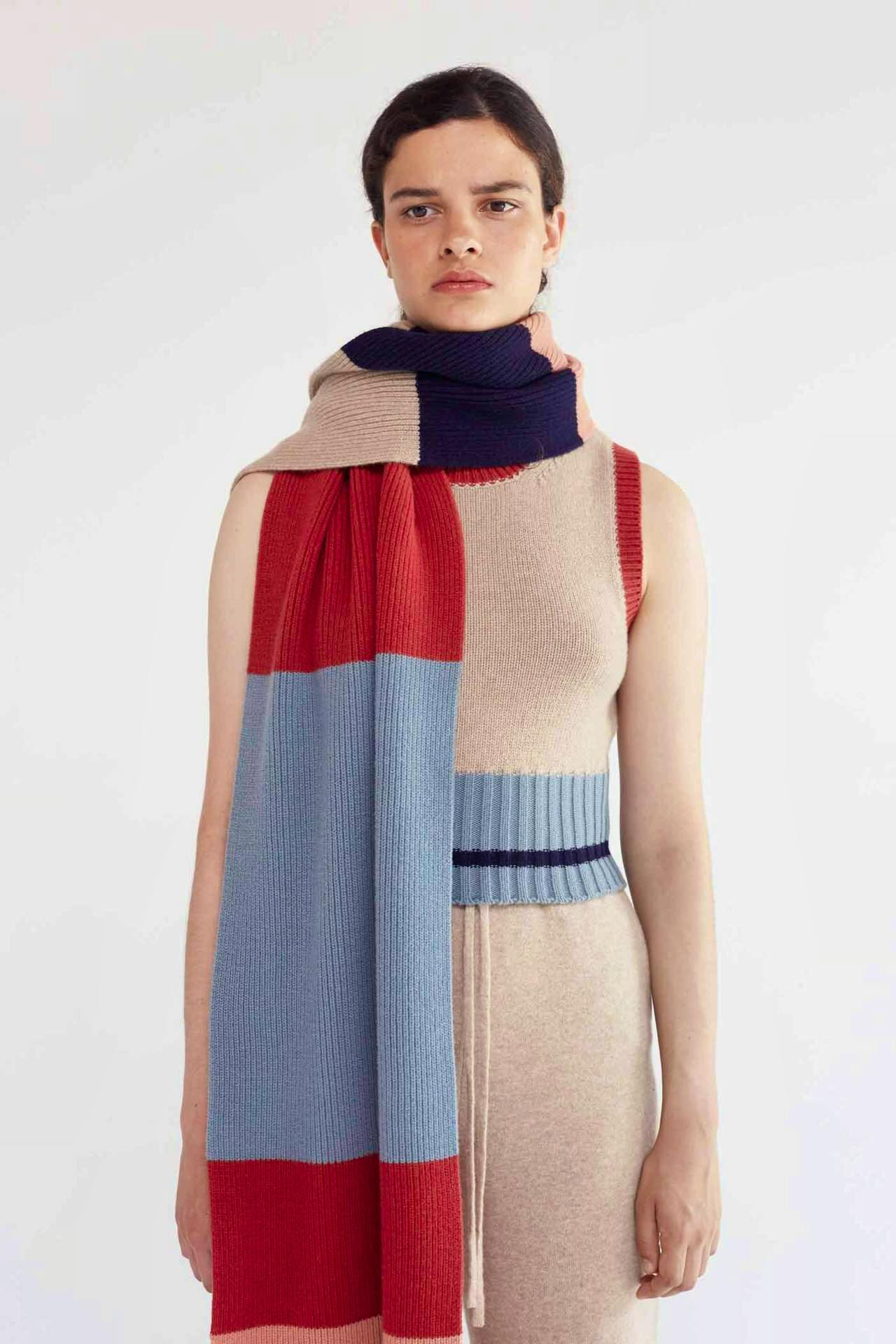 Chinti & Parker Oatmeal Collagerie Contrast Trim Wool-Cashmere Vest, £195
