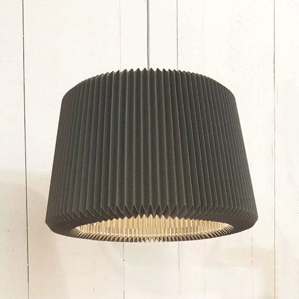 LE KLINT Snowdrop M – Paper Hanging Lamp, Black