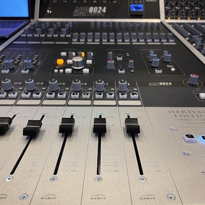 Audient Business/Corporate: Audient’s mission is to make professional audio quality available to everyone through the power of technology, empowering creativity and simplifying the recording process.