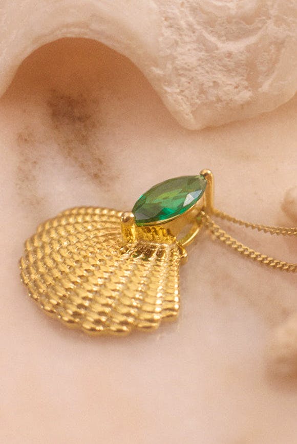 V by Laura Vann Pamela Gold Shell Necklace, £69