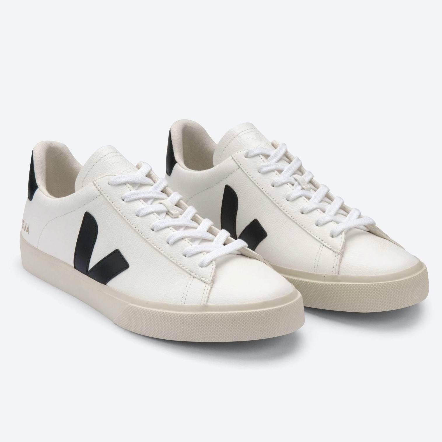 Veja Campo Chromefree White Black, £120
