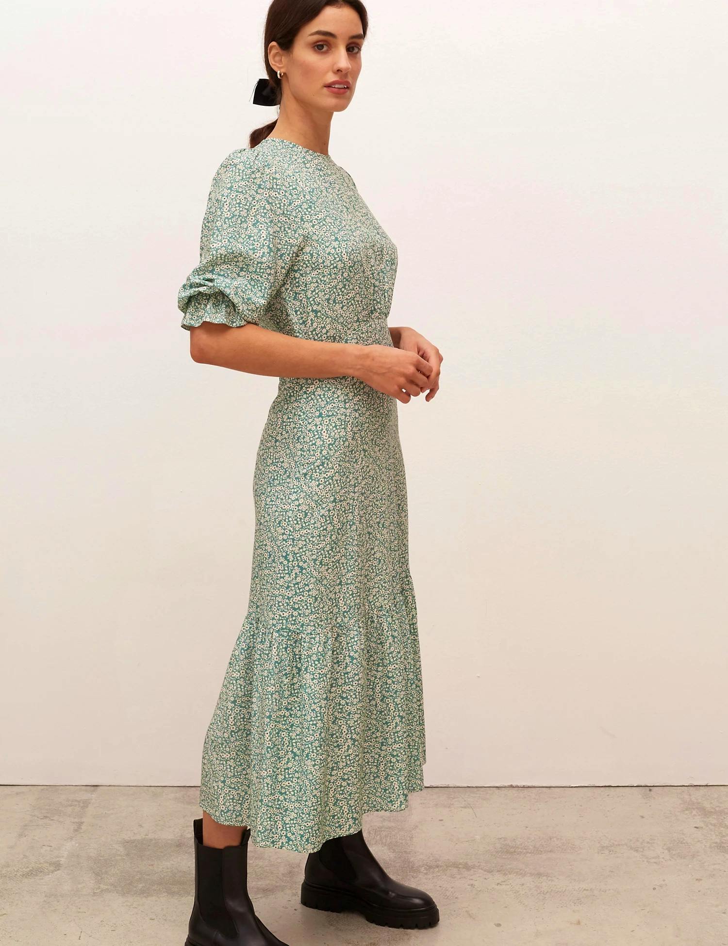 Ditsy Floral Round Neck Midaxi Waisted Dress £45