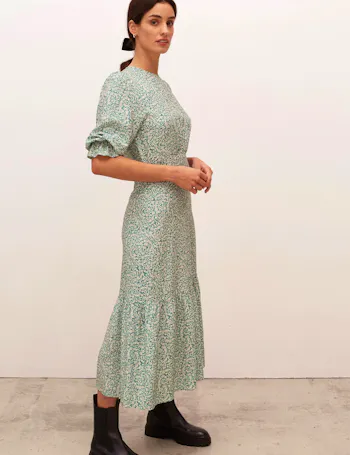 Ditsy Floral Round Neck Midaxi Waisted Dress