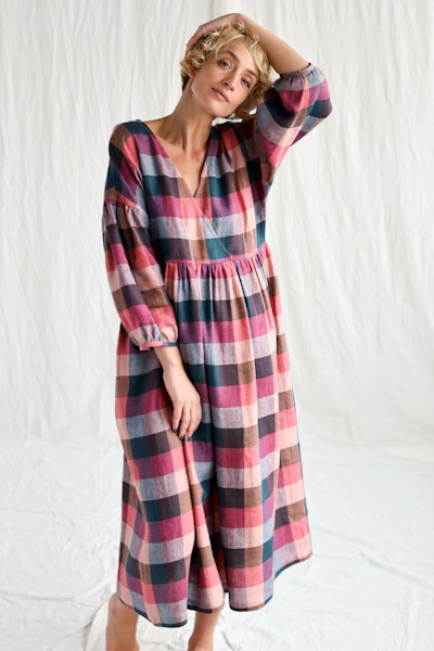 Off/On Clothing Linen V-Neck Puffy Sleeve Dress In Checks, €117