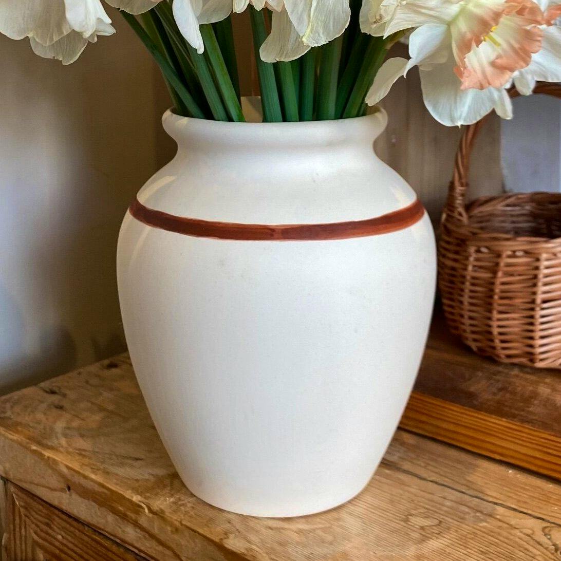 Straw London Creamware Vase, £45