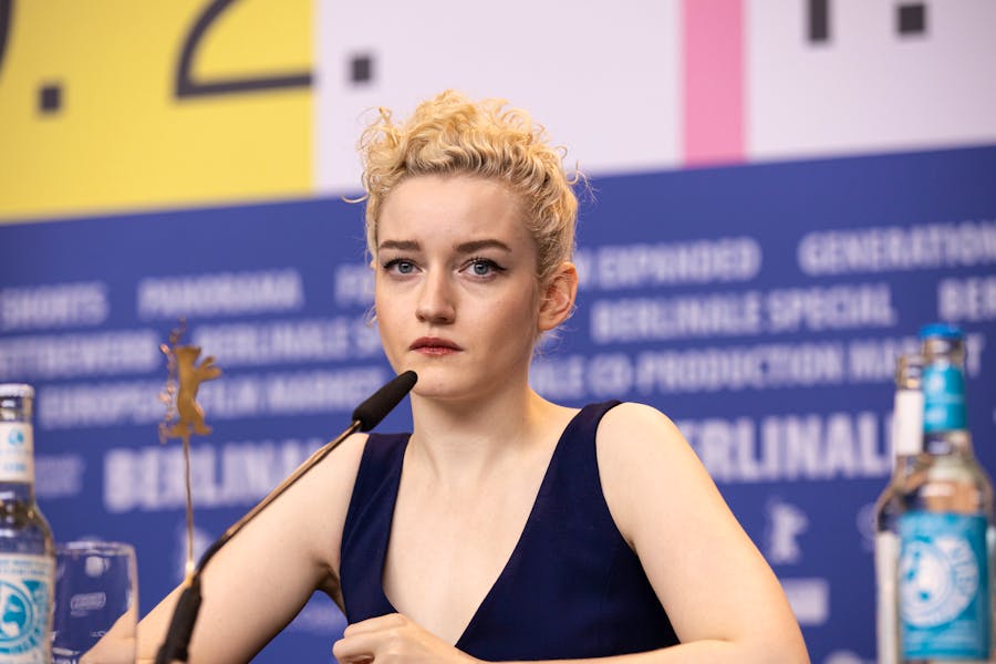 Julia_Garner-6850