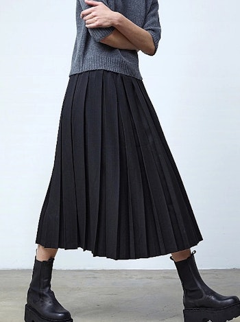 Black pleated skirt - Plümo Ltd