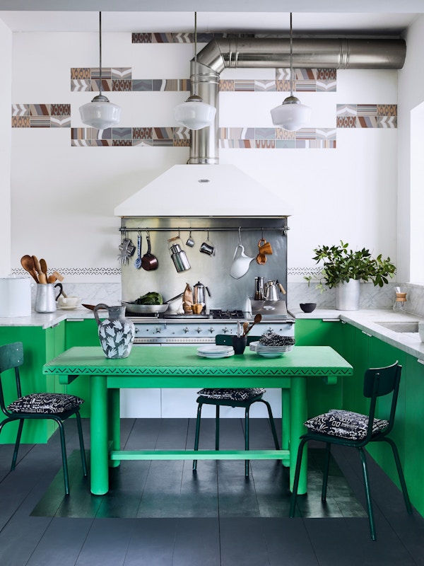 Annie Sloan - Kitchen - Chalk Paint In Antibes Green, Graphite Floorboards With Gloss Lacquer Detail - Lifestyle - Portrait
