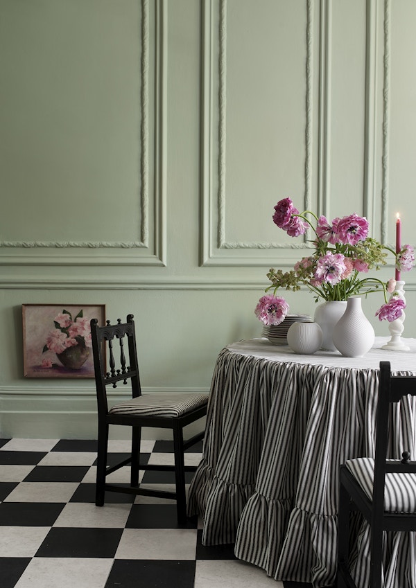 Annie Sloan - Dining Room - Terre Verte Wall Paint, Chalk Paint In Athenian Black, Ticking In Graphite Tablecloth - Lifestyle - 