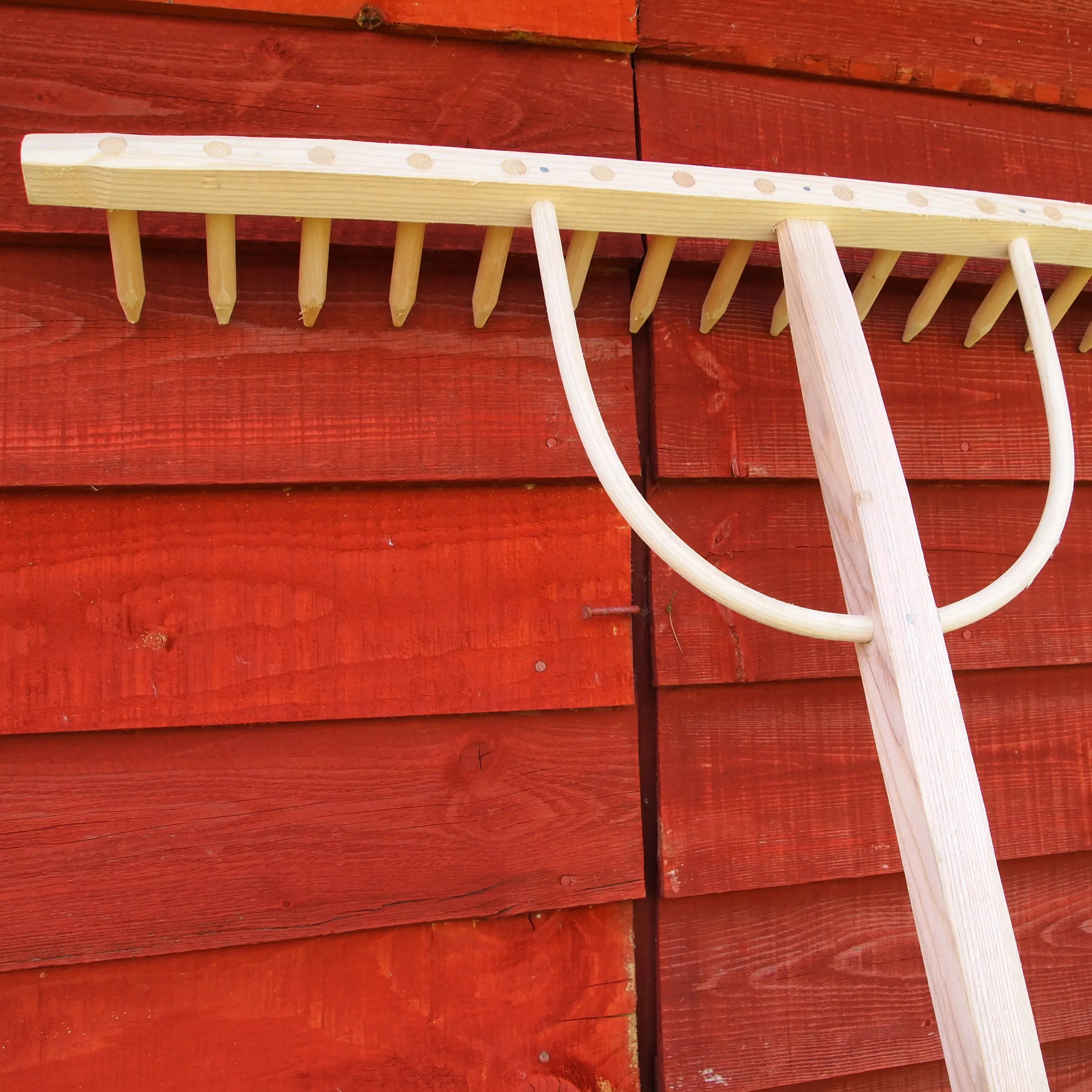 Scythe Cymru Wooden Hay Rake, £40