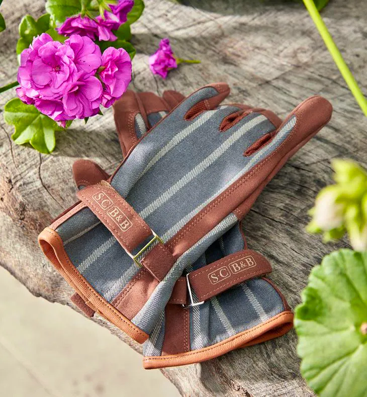 Sophie Conran Grey Ticking Everyday Gardener’s Gloves, £19.50