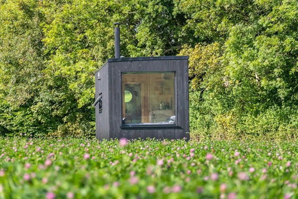Off-grid, Eco Tiny Home Nestled In Nature (T)