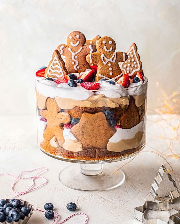 Vegan-gingerbread-trifle-vegan-christmas-dessert-recipe-1
