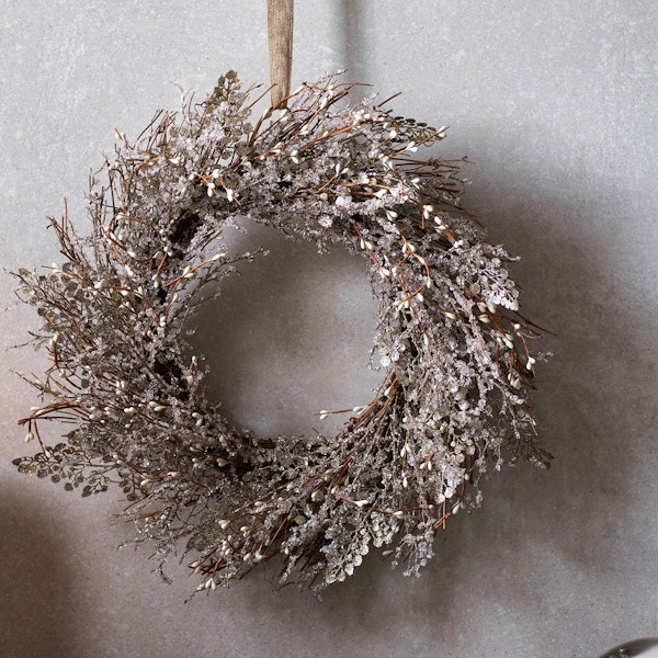 Frosted Wreath, £75