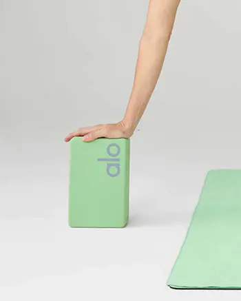 Alo Yoga