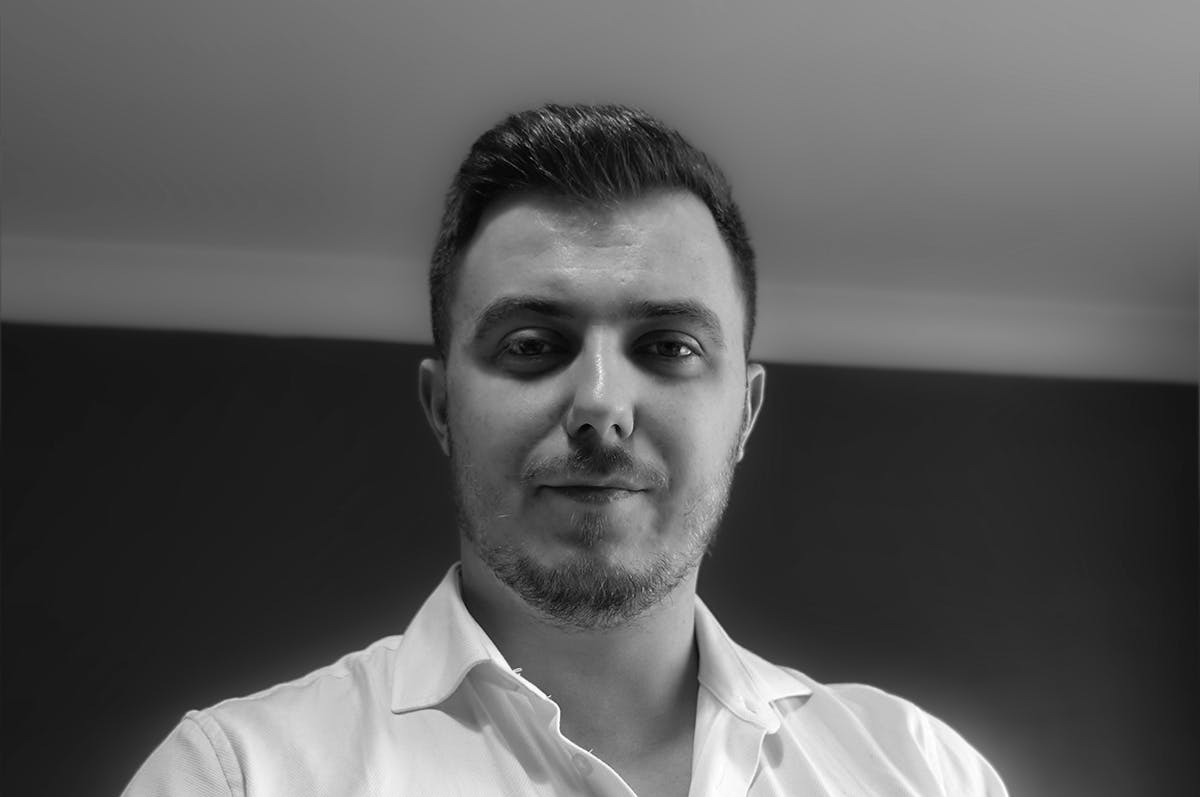 Louis Lobban Louis is MD of Zest Digital, an award-winning growth marketing agency focused on driving predictable revenue growth for its clients. Zest positively influence the two most important metrics for businesses marketing online; increasing the volume and quality of traffic and conversions from digital channels.