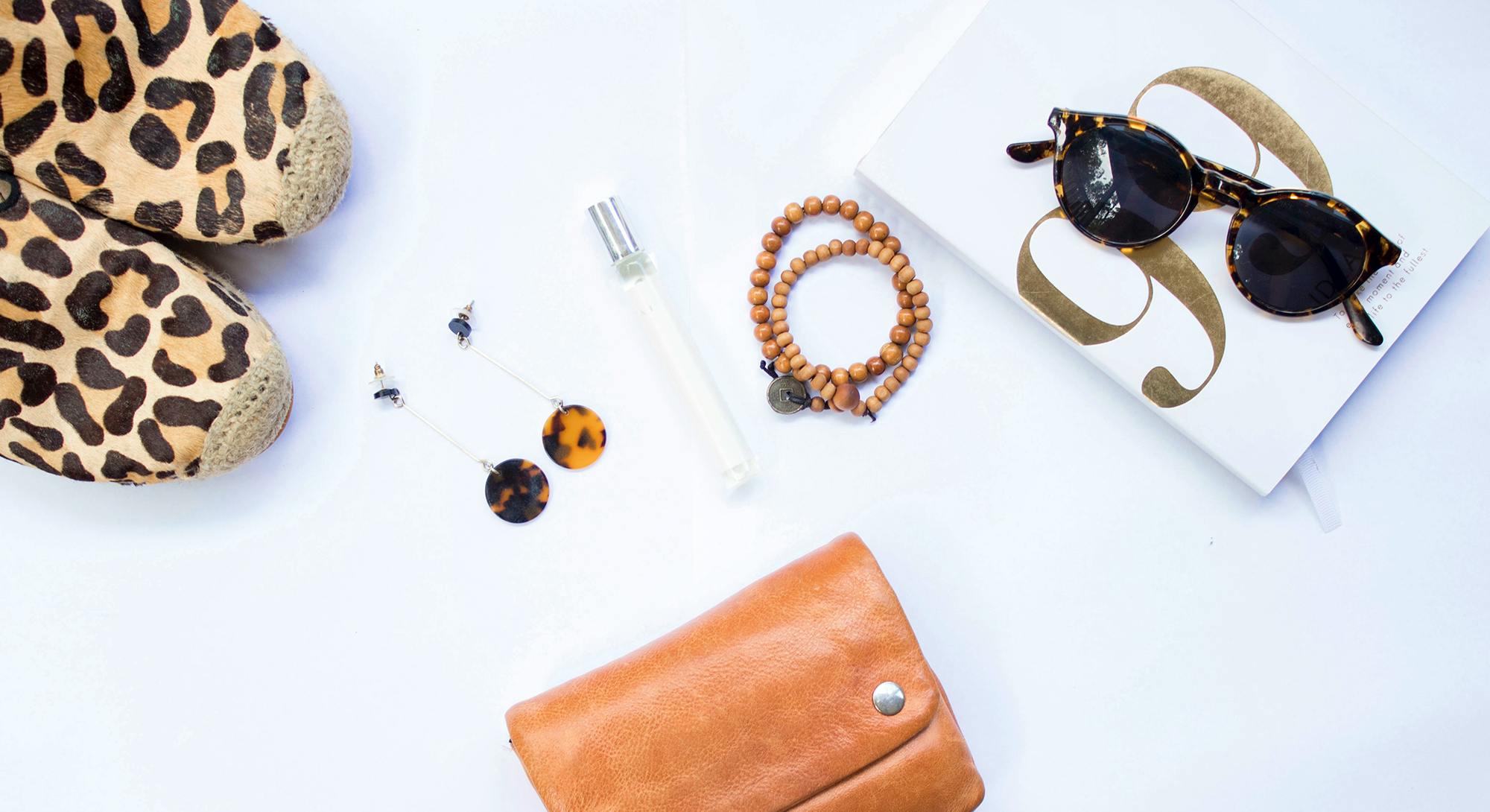 Apr Fash Finds S-o-c-i-a-l-c-u-t-aXJdmnxauwY-unsplash Copy