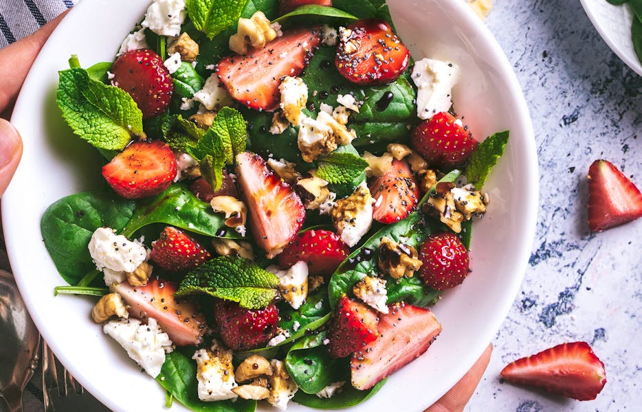 Summer Salads Dovile-ramoskaite-xX9SmqQCbFY-unsplash Copy