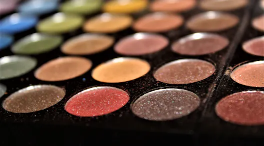 12 Of The Best Travel Palettes For A Holiday Make-Up Look