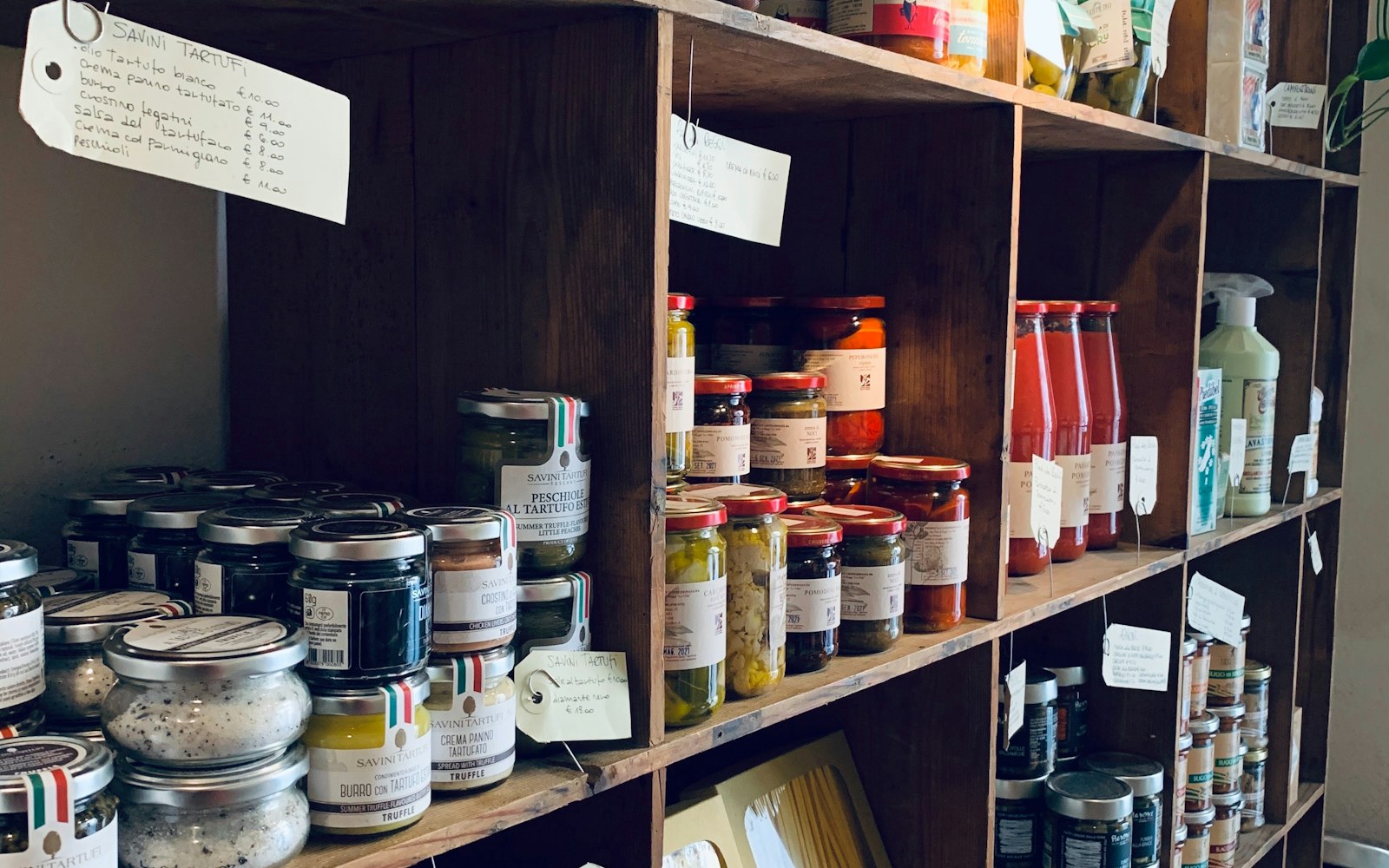 9 Of The Prettiest Basics For Your Larder