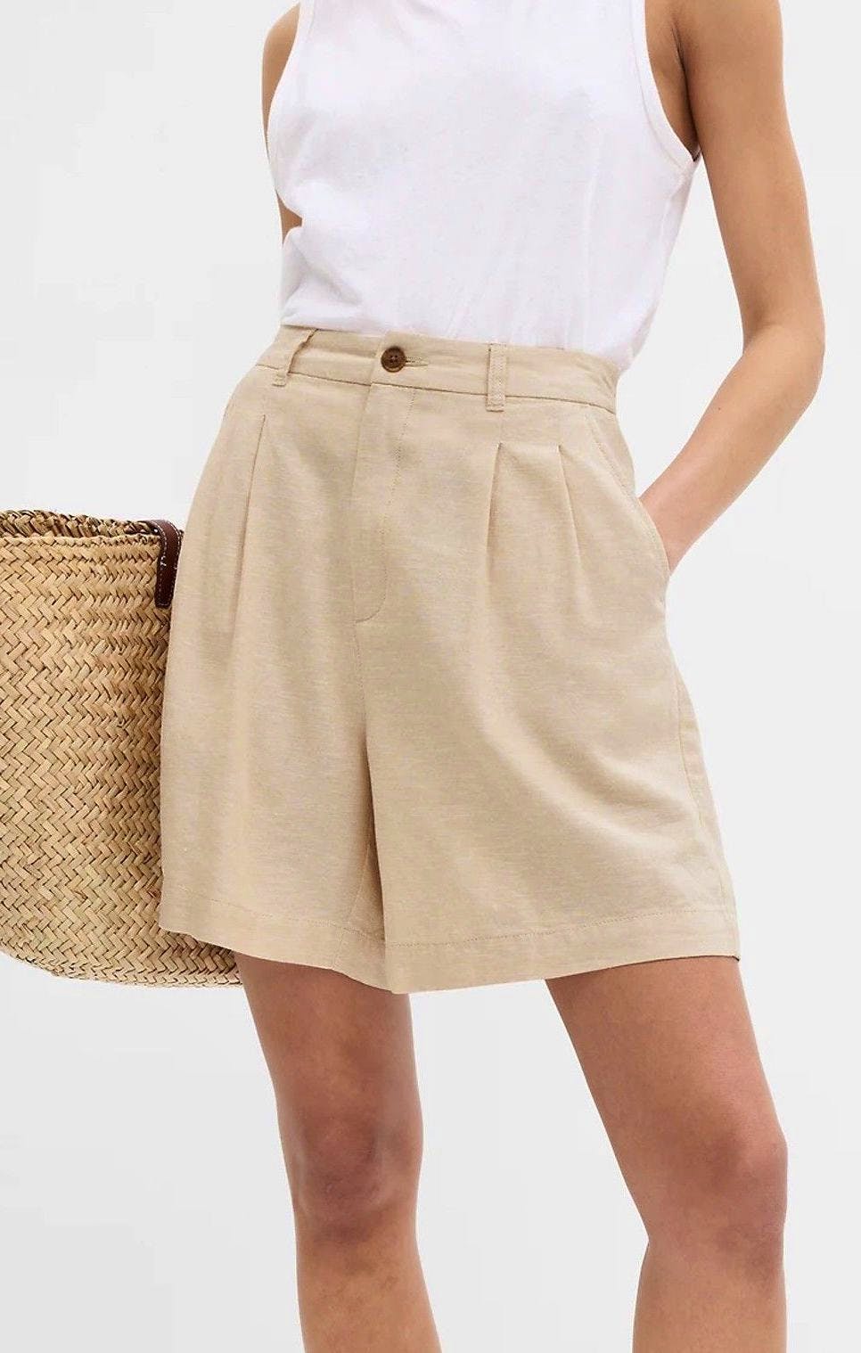 GAP High Rise Pleated Linen Shorts, £30