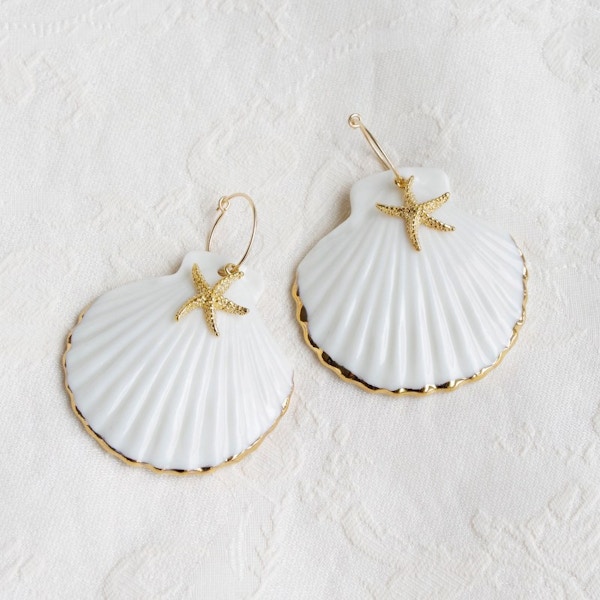 Wolf & Badger Golden Edge Clam Shell With Starfish Hoop Earrings, £218