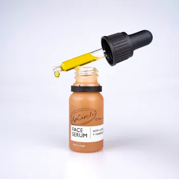 With Rosehip oil, containing Vitamin A to treat hyperpigmentation