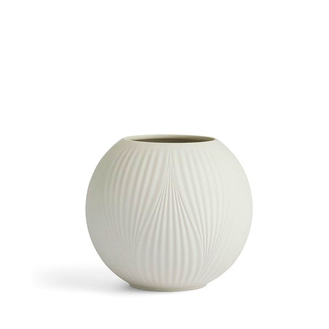 Wedgwood Jasper Folia Warm White Rose Bowl, £70, Now £52