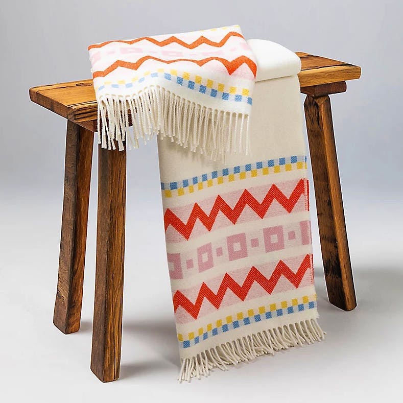 Johnstons Zig Zag Graphic-Print Merino-Wool And Cashmere-Blend Throw, £250